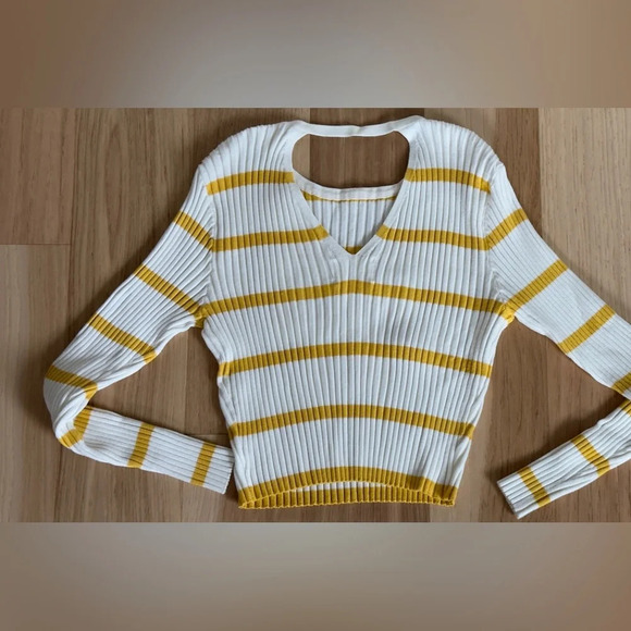 Lost + Wonder Sz XS ribbed crop lightweight sweater with cutout on back striped - Picture 9 of 13